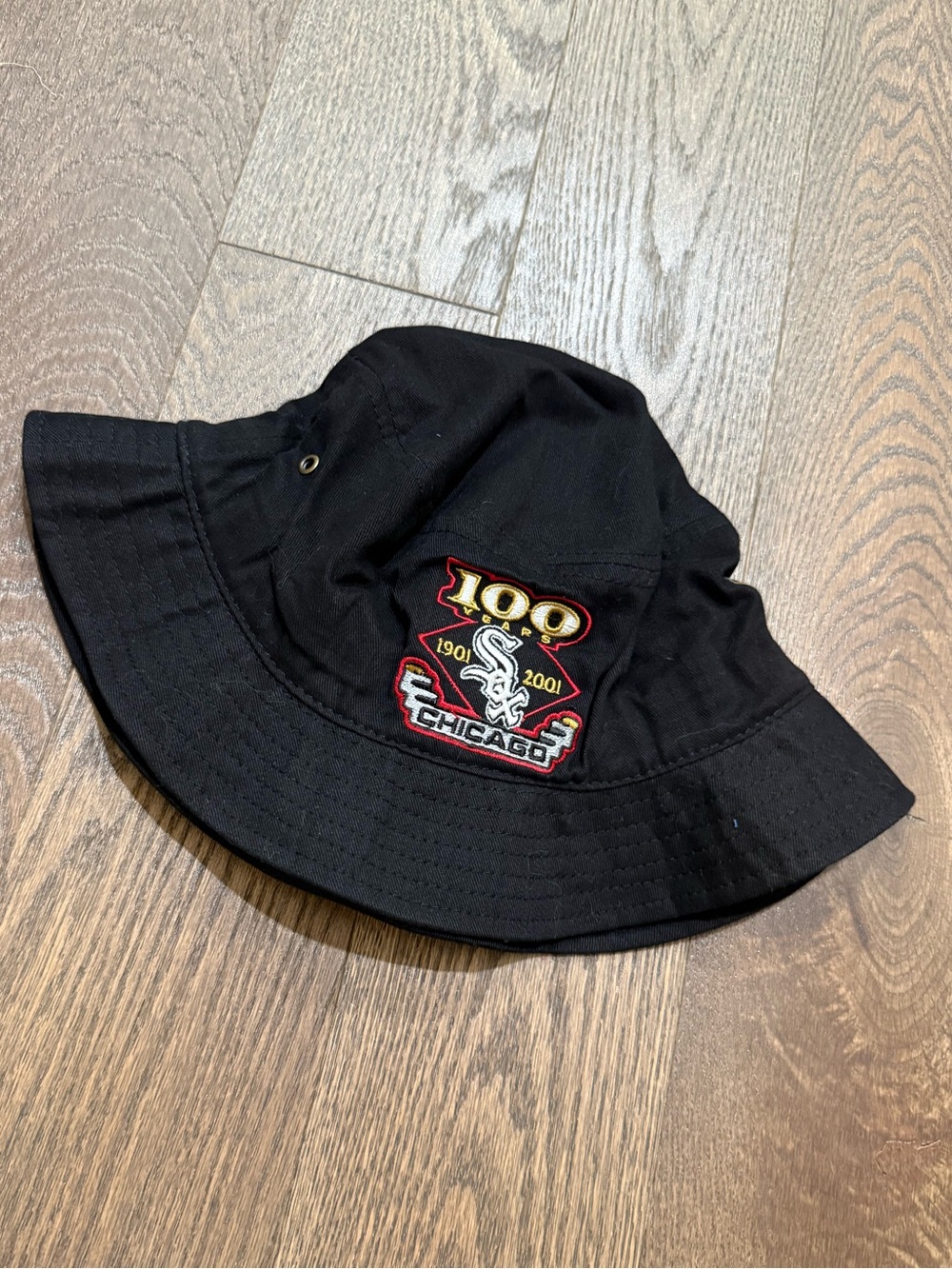 Chicago White Sox Vintage 100 years anniversary 2001 Y2K bucket hat MLB